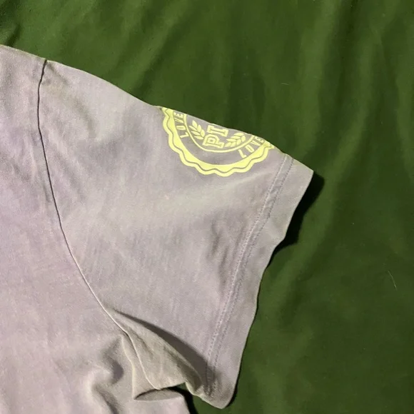 PINK Victoria's Secret Graphic Tee - Picture 4 of 10